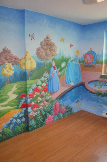 Children mural  of Disney princess Cinderella by Richard Ancheta - Montreal.