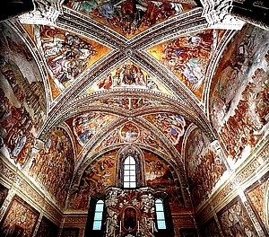 Ceiling mural in the San Brizio Chapel